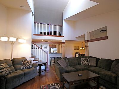 15295 Library Ln, New Berlin, WI, 53151