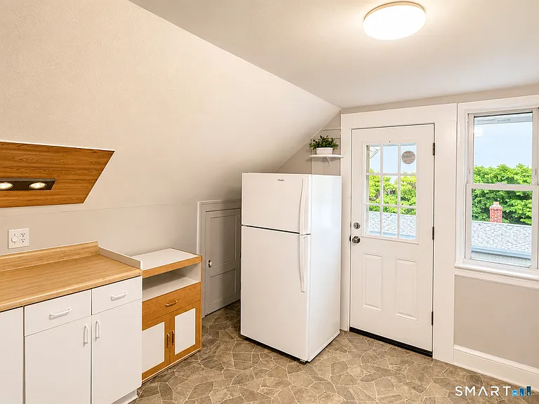 386 Brightwood Ave #3 — Photo 3