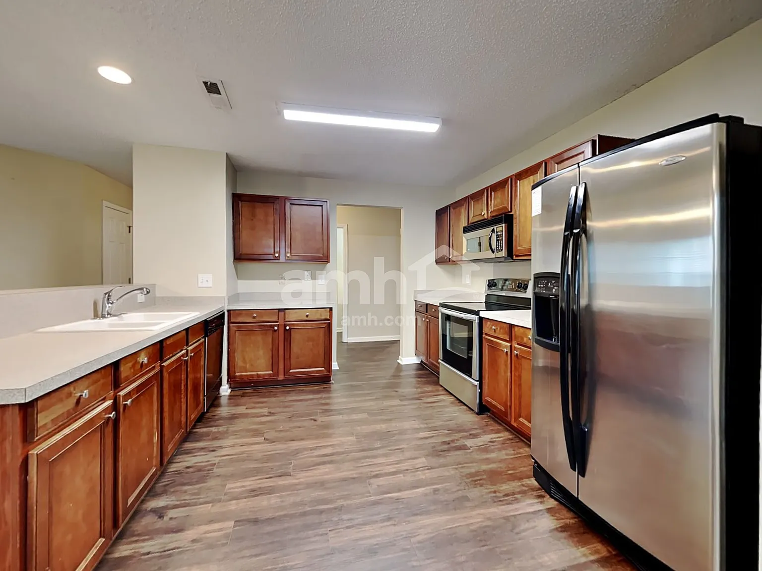 4 bed, 2.5 bath, 2633 sqft, $2,725 — Photo 3