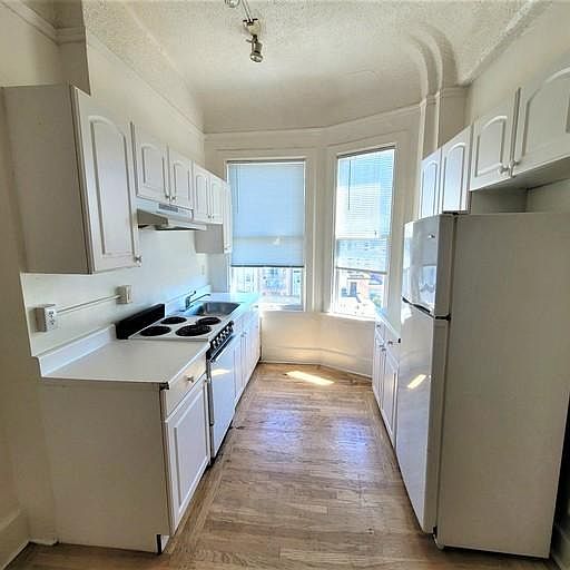 1st image of 138 Hyde St #119fa70f5