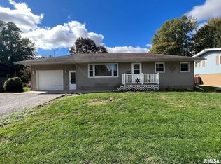 302 N Irving St, Mason City, IL