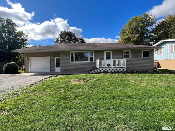 302 N Irving St, Mason City, IL 62664