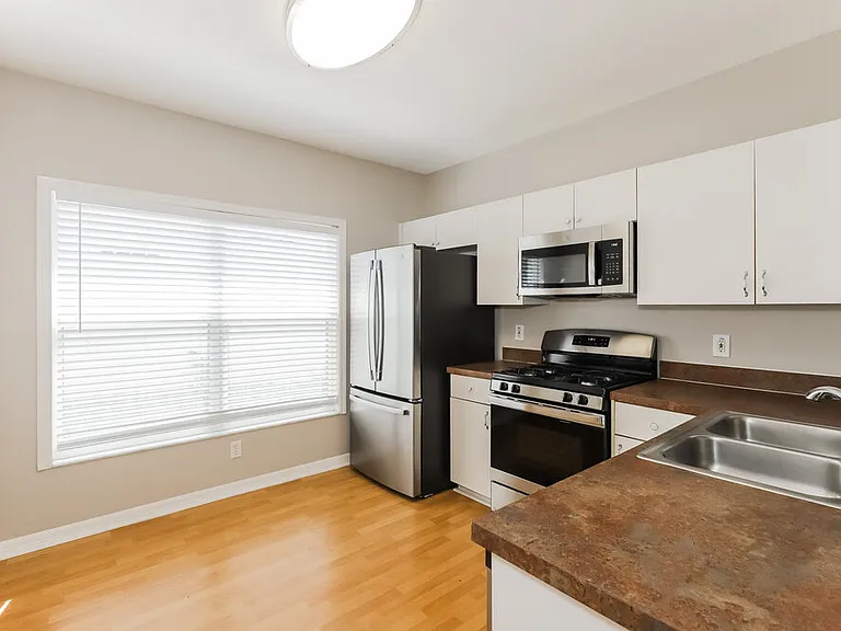 10808 Shasta Ct — Photo 6