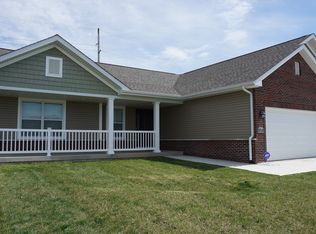 976 Carnegie Knolls Dr, O Fallon, IL 62269