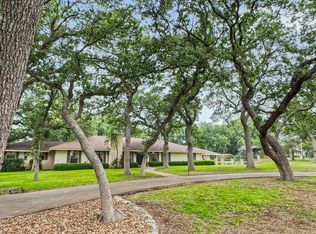 131 Royal Oaks Rd, Kerrville, TX 78028