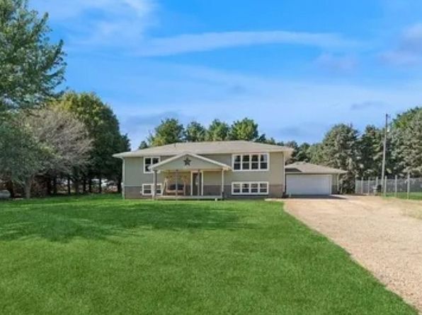 1374 290th Ave, Charlotte, IA 52731