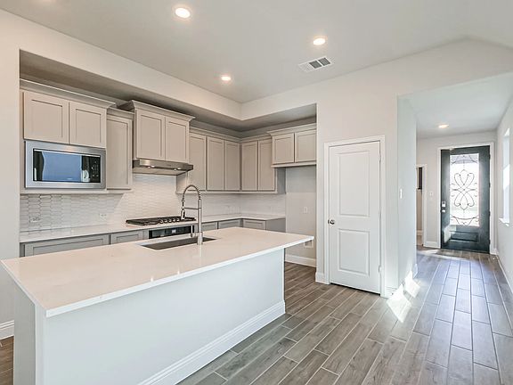 Plan 3009 kitchen - look may vary