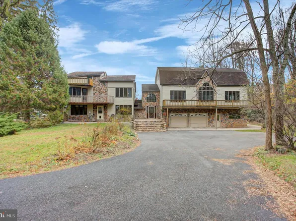 9969 Circle Dr, Saint Thomas, PA 17252