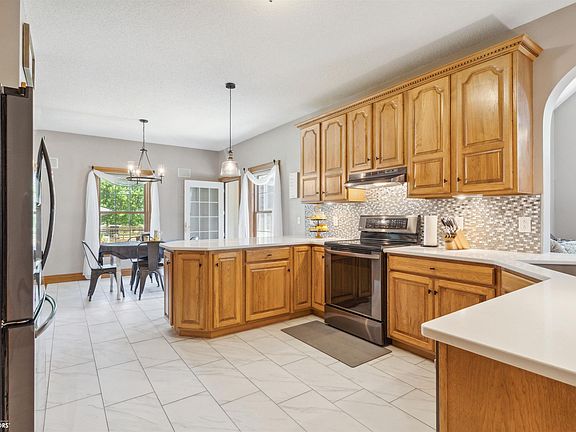 4th image of 106 Lofgren Dr