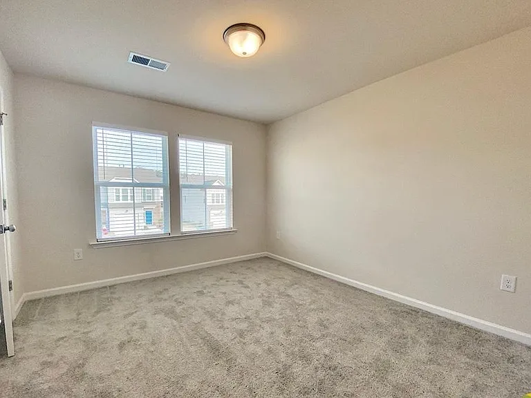395 Glen Clova Dr — Photo 11