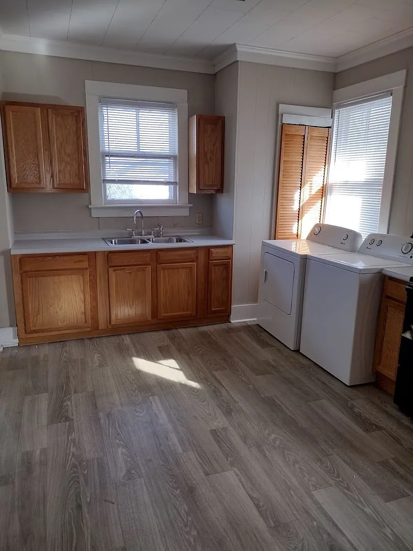 Cozy 2 Bedroom Single-Family Home in the Heart of Charleston — Photo 1