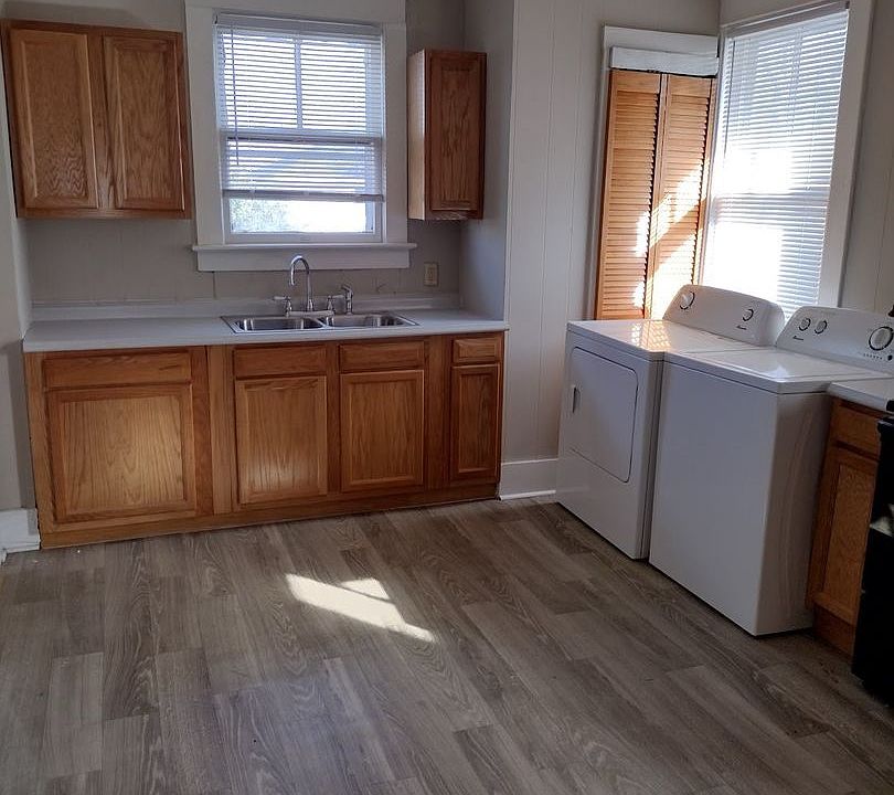 1st image of 54A Poplar St