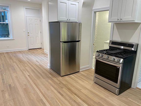 4th image of 1228 N Greenview Ave APT 2R