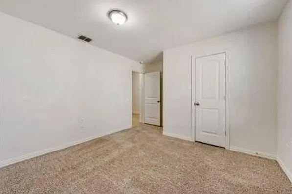815 Evergreen St — Photo 10