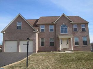 1001 Brookview Dr, Pennsburg, PA 18073