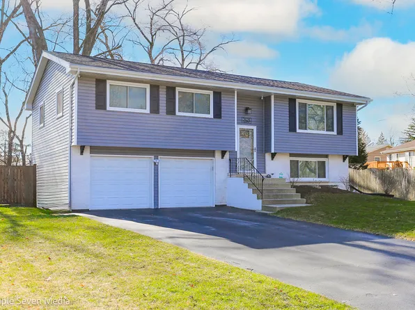 7621 Grant St, Darien, IL 60561