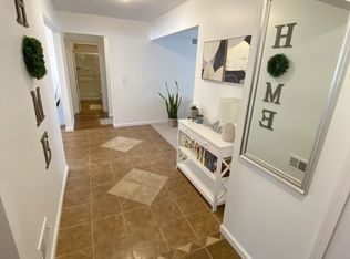 27690 E Echo Valley UNIT 228, Farmington Hills, MI