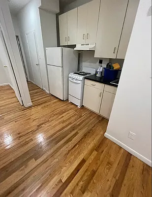 Rented by KNOCKKNOCK LLC | media 7