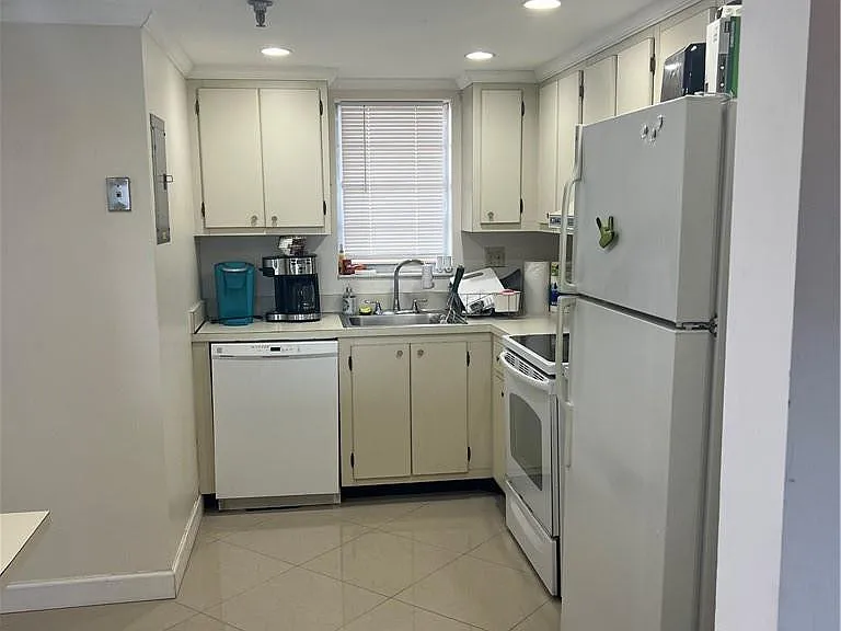 3001 W Rolling Hills Cir #710 — Photo 4