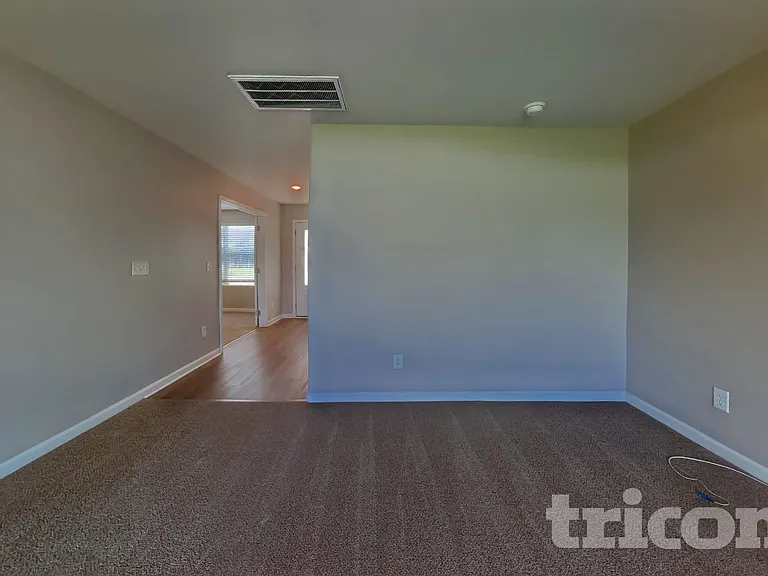 260 Chedworth Dr — Photo 2