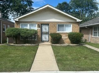 9534 S Bennett Ave, Chicago, IL