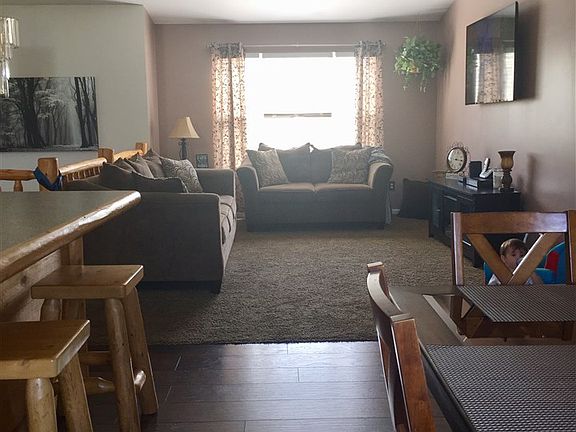 5th image of 319 Andover Woods Dr