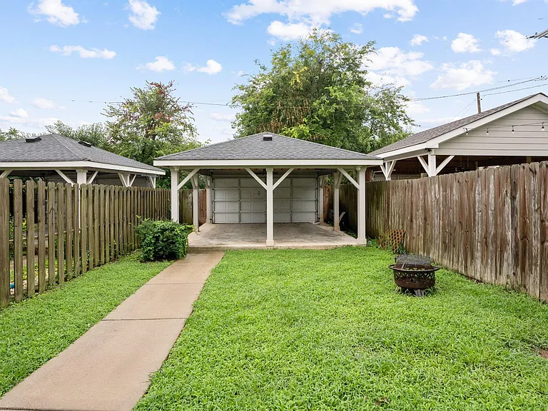 1915B Delta Ave — Photo 19