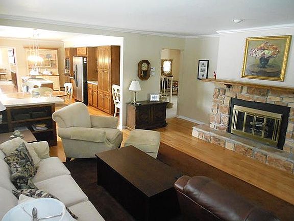 3rd image of 3412 17th St