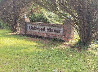 7 Oakwood Manor Dr, Chatsworth, GA 30705