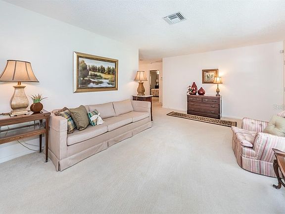 5th image of 1530 Lakeside Dr
