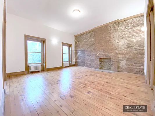 Rented by ZealEstate Group Inc | media 91