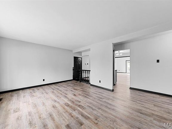 4th image of 12052 Bennington Pl