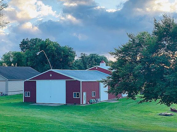 3600 square foot barn!