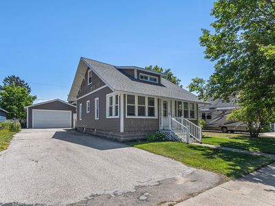 412 N Robert St, Ludington, MI, 49431