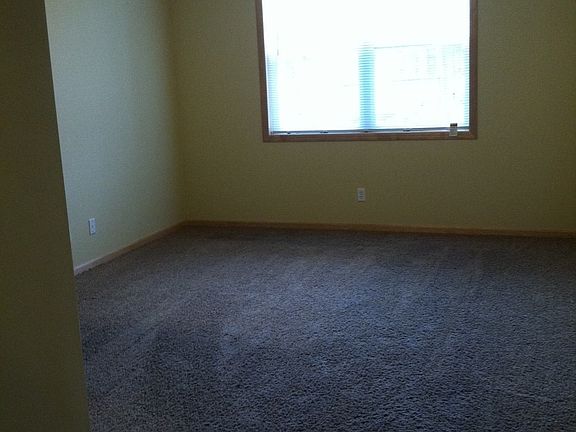 4th image of 185 McCarrons Blvd N APT 203