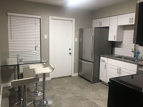 3rd image of 600 N East St APT A