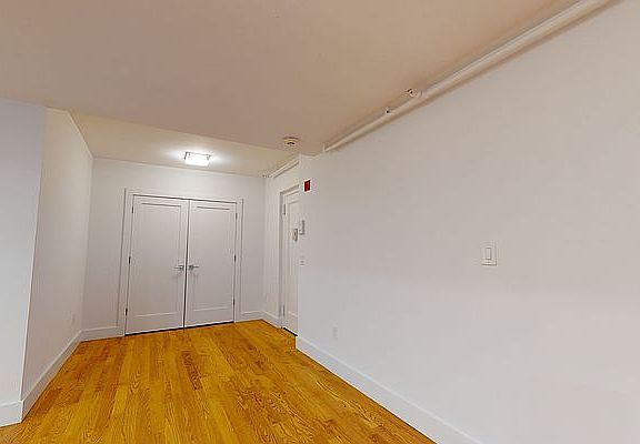 3rd image of 10 W 65th St #4GG