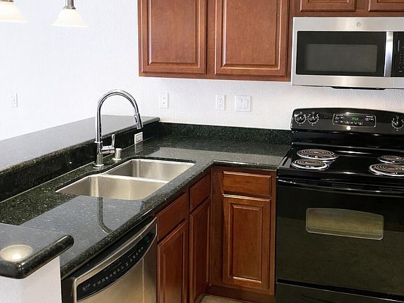 3rd image of 200 W 2nd St APT 1506