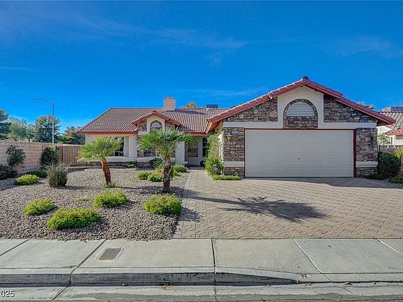 5th image of 8075 Vista Twilight Dr