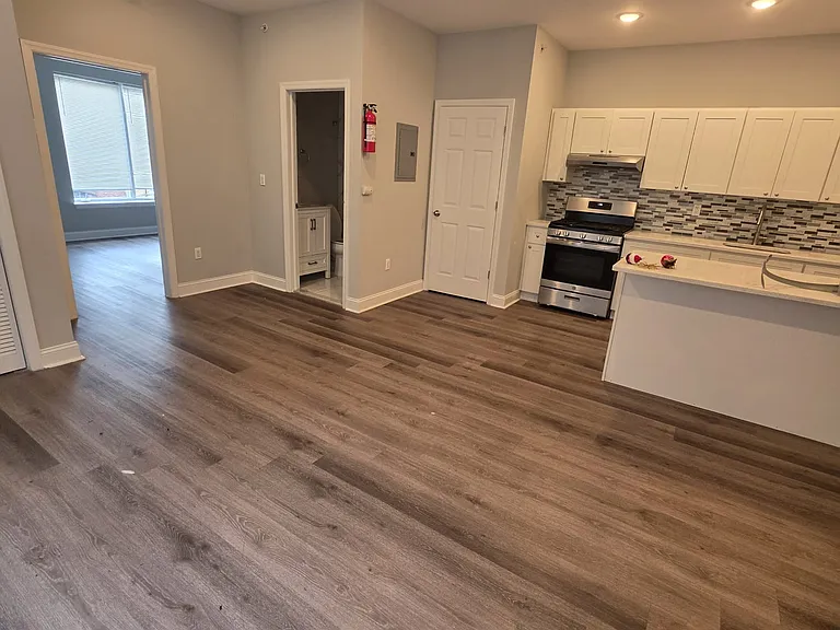 327 Hamilton Ave #303 — Photo 3
