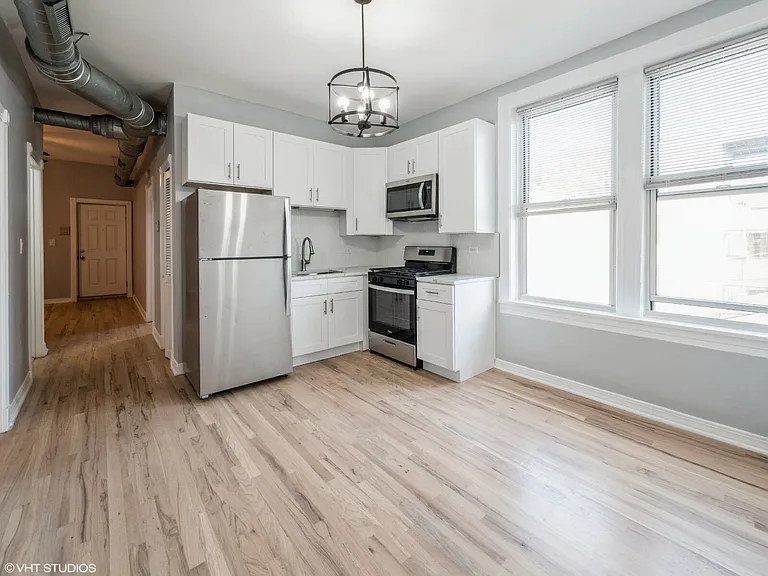 2641 W Augusta Blvd #1R — Photo 9