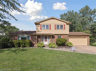 8505 Old Plank Rd, Grand Blanc, MI 48439