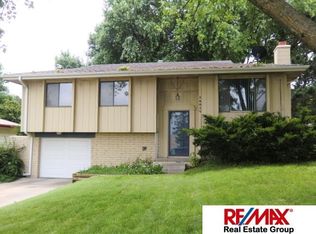 14017 U St, Omaha, NE 68137