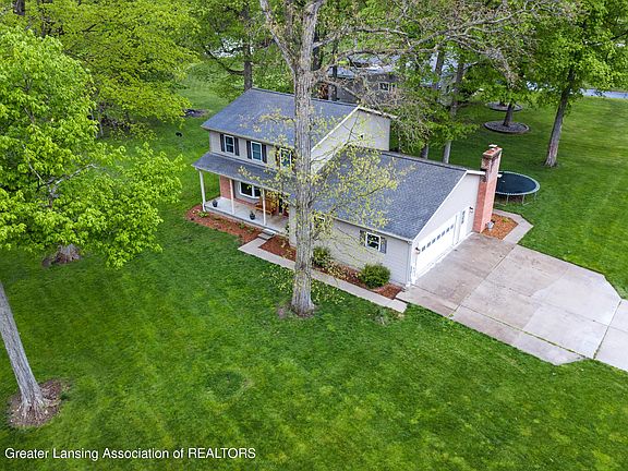 3rd image of 5726 Grand River Dr