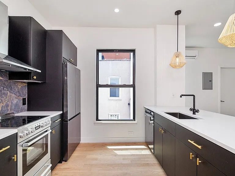 25-09 34th St #PENTHOUSE — Photo 6