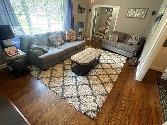 3rd image of 1825 Clayton Ave
