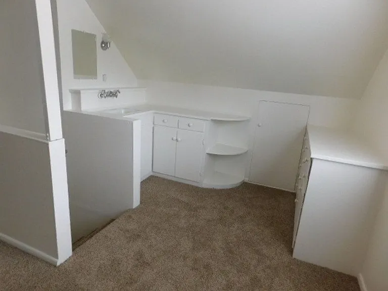 800 Rosemont Ave NW — Photo 12