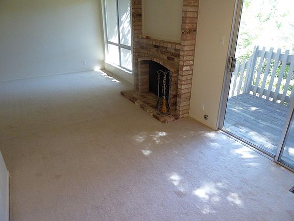 5th image of 30 Crippleridge Ct