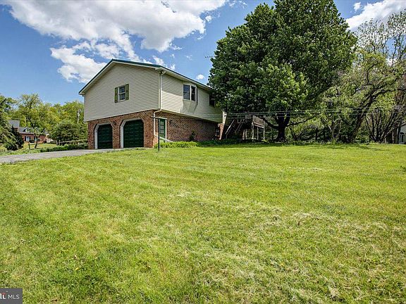 5th image of 848 Carey Dr