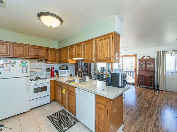 5th image of 6 Steamboat Dr Unit 11